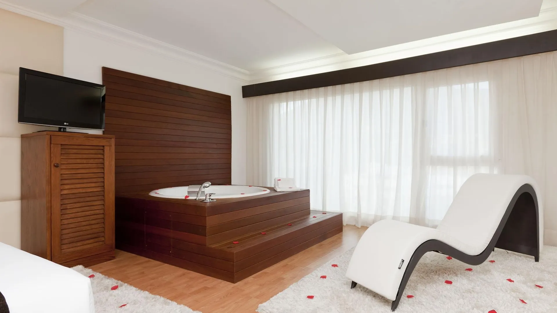 Senator Marbella Hotel 4*,